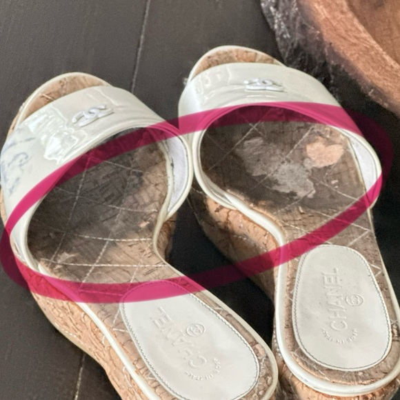 Chanel Interlocking CC Logo Patent Leather Espadrilles - Picture 7 of 10